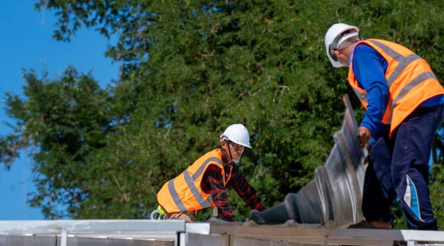 Professional Flat Roofing Installation in Cowden, IL